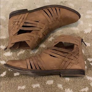 CHOCOLAT BLU Women’s bootie